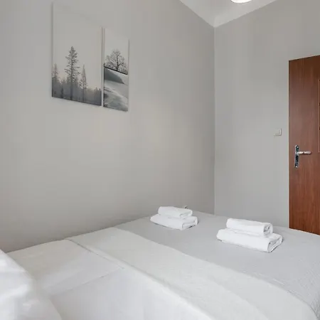 Ga - Big And Bright In Location&marszalkowska Varsovie